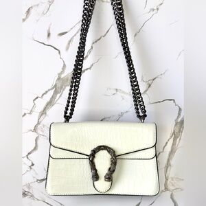 Beige Off White Croc Embossed Tiger Head Buckle Crossbody Chain Bag